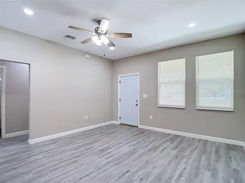 509 E Lake Avenue Tampa FL 33603