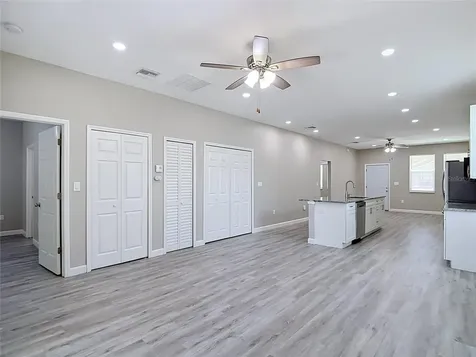 509 E Lake Avenue Tampa FL 33603