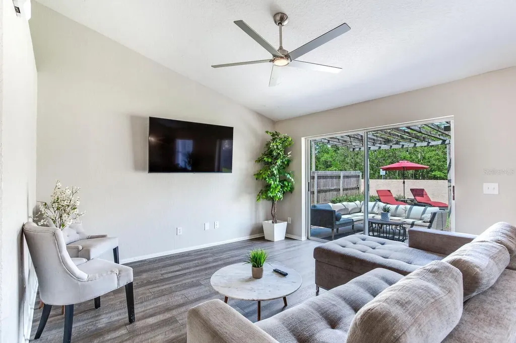 1126 Vinetree Drive Brandon FL 33510
