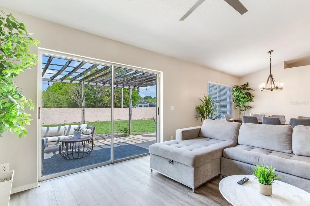 1126 Vinetree Drive Brandon FL 33510