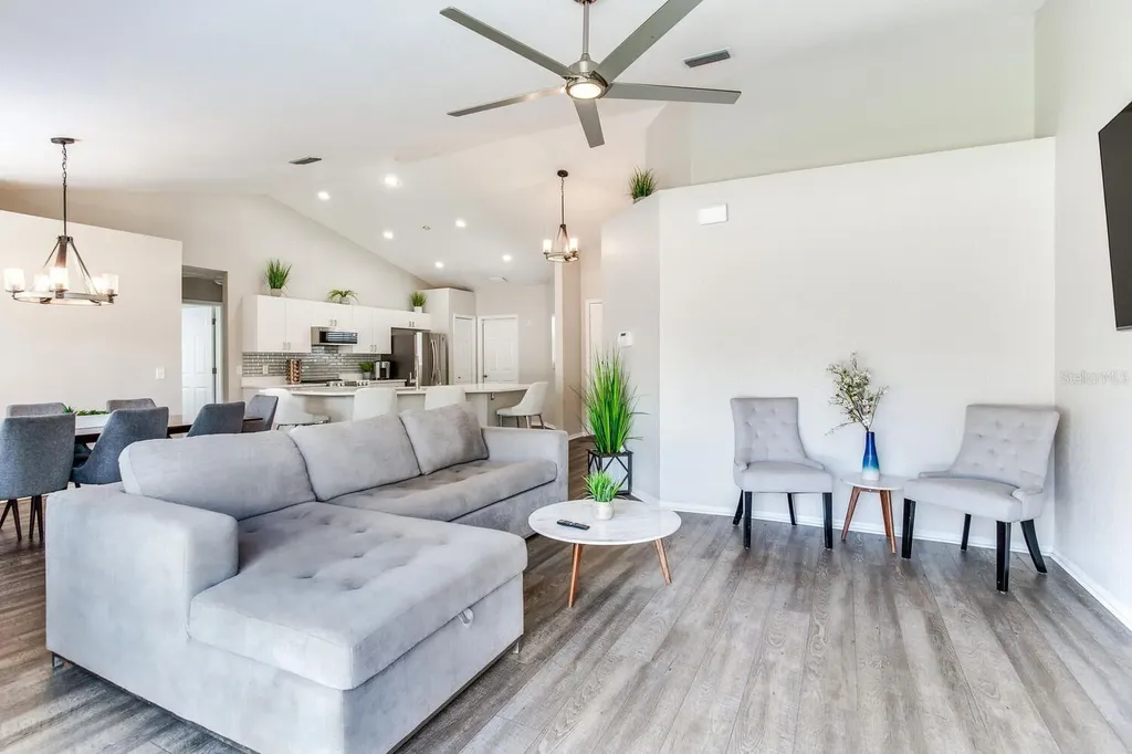 1126 Vinetree Drive Brandon FL 33510
