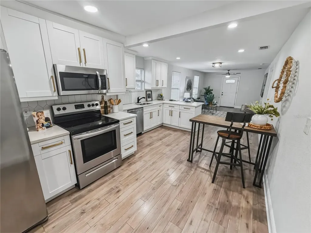 210 E Cluster Avenue Tampa FL 33604