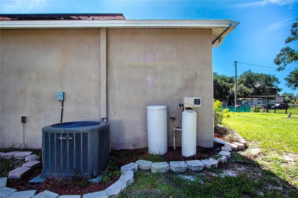 13522 County Road 672 Highway Riverview FL 33579