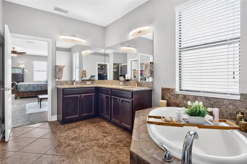 2823 Colewood Lane Dover FL 33527