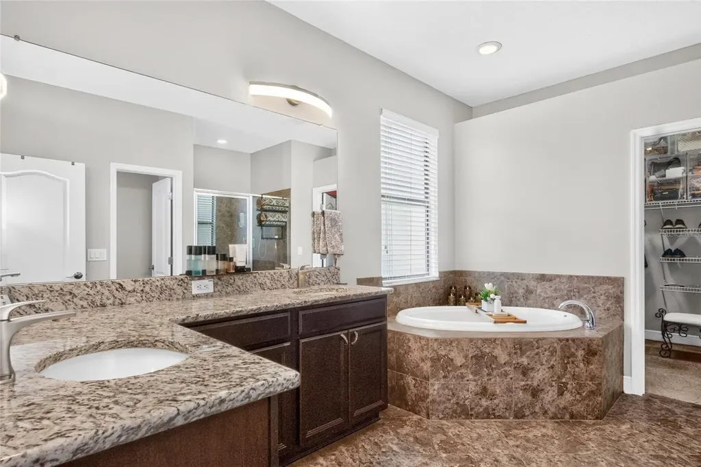 2823 Colewood Lane Dover FL 33527