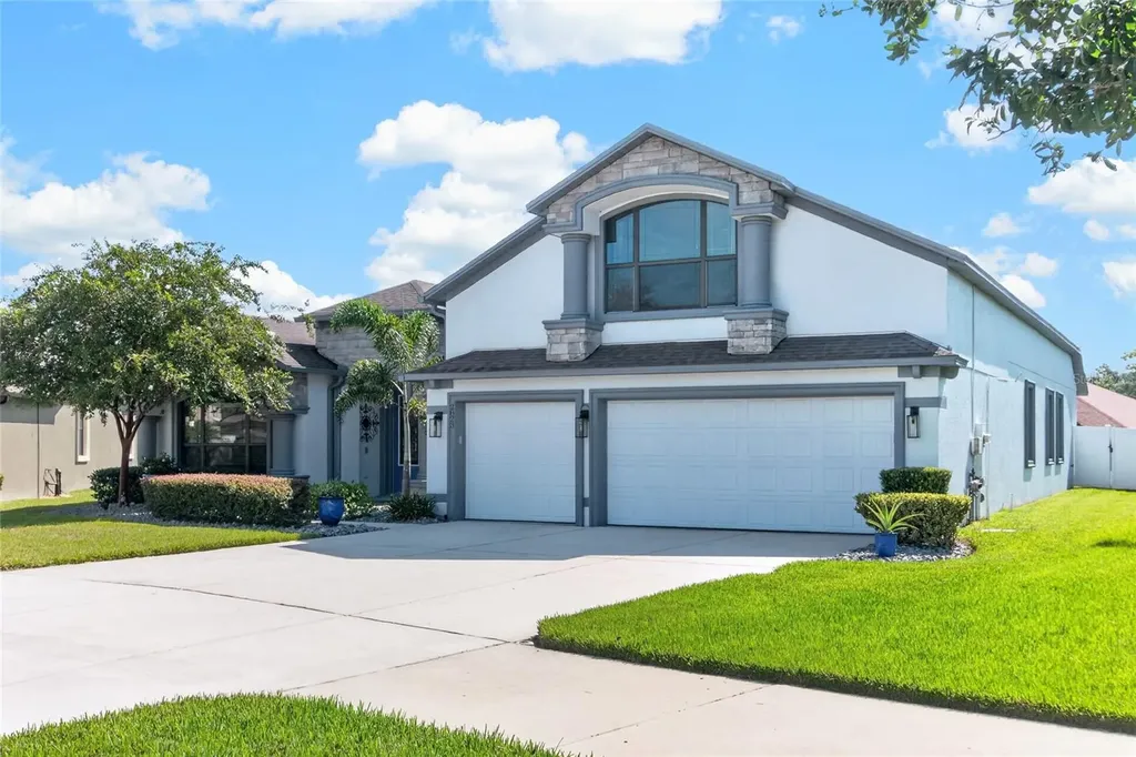 2823 Colewood Lane Dover FL 33527