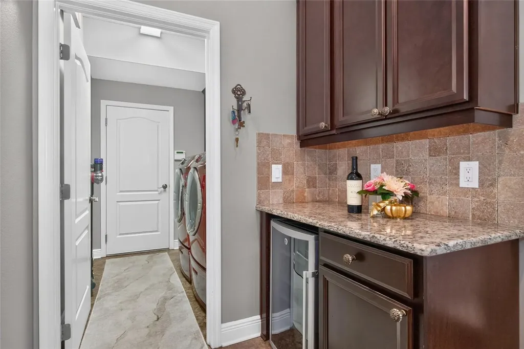 2823 Colewood Lane Dover FL 33527