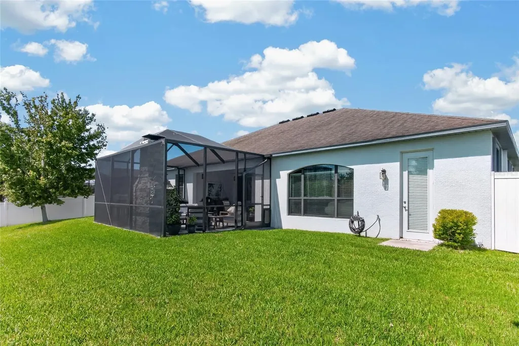 2823 Colewood Lane Dover FL 33527
