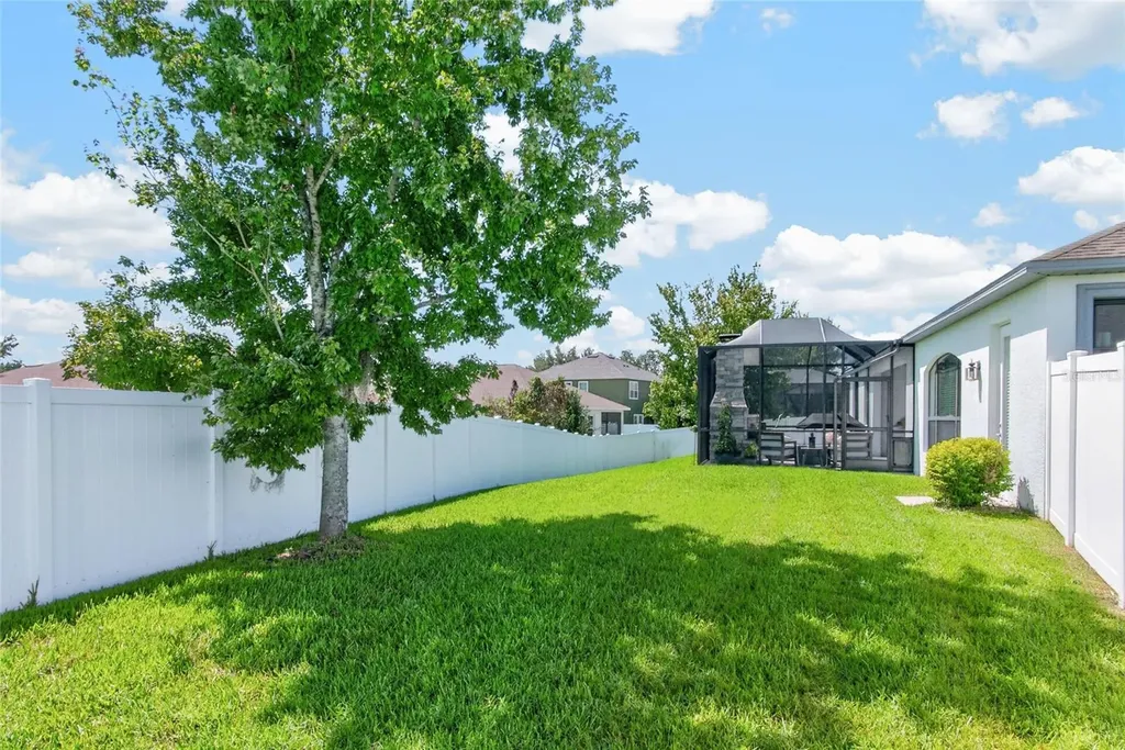 2823 Colewood Lane Dover FL 33527
