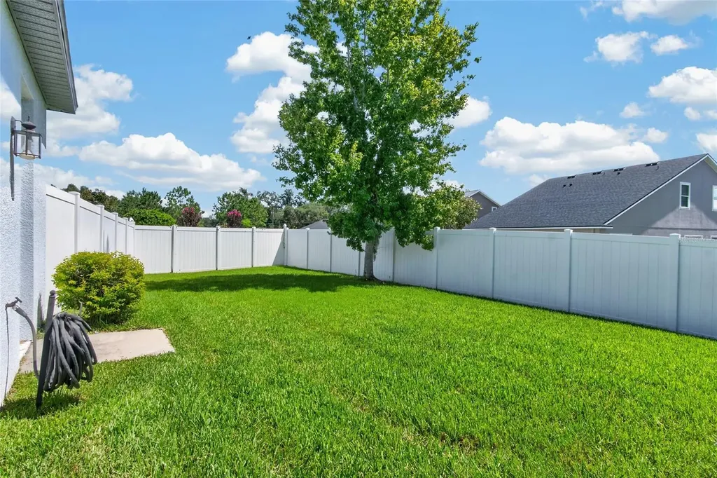 2823 Colewood Lane Dover FL 33527