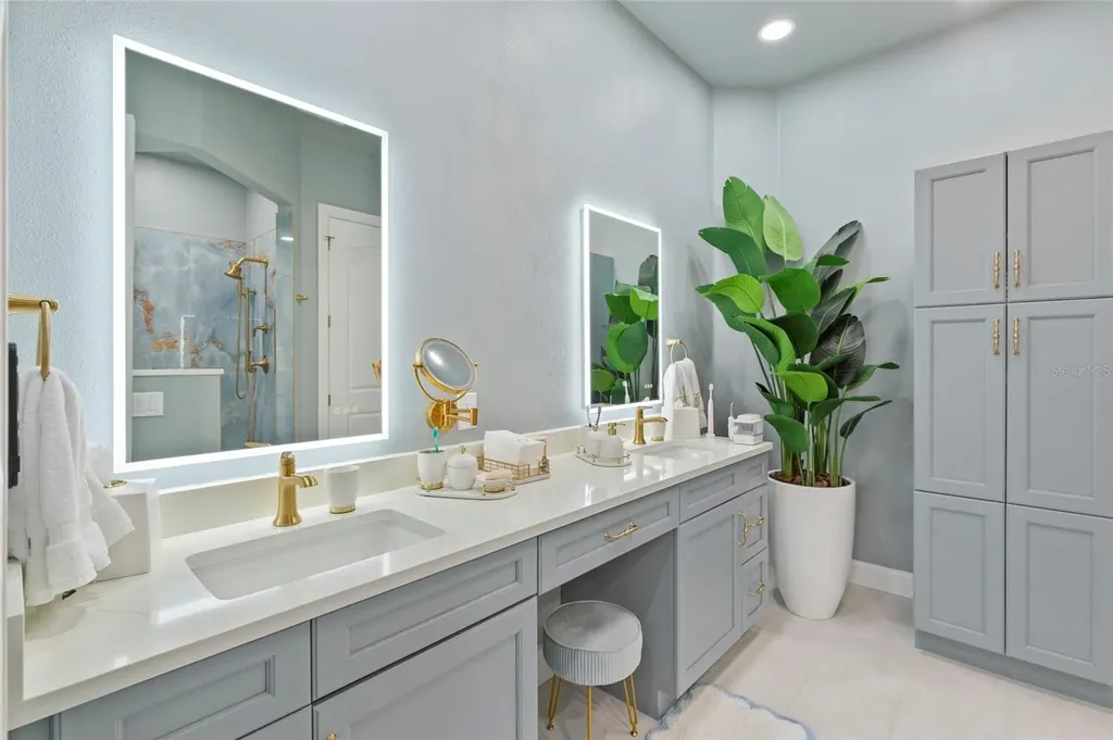 10 Franklin Court S St Petersburg FL 33711