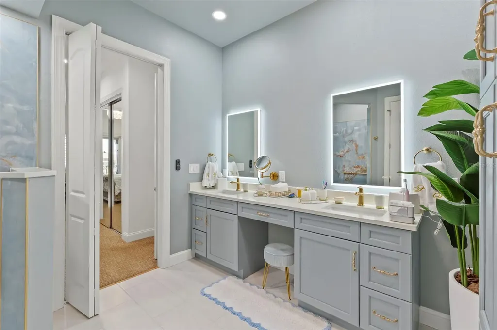 10 Franklin Court S St Petersburg FL 33711