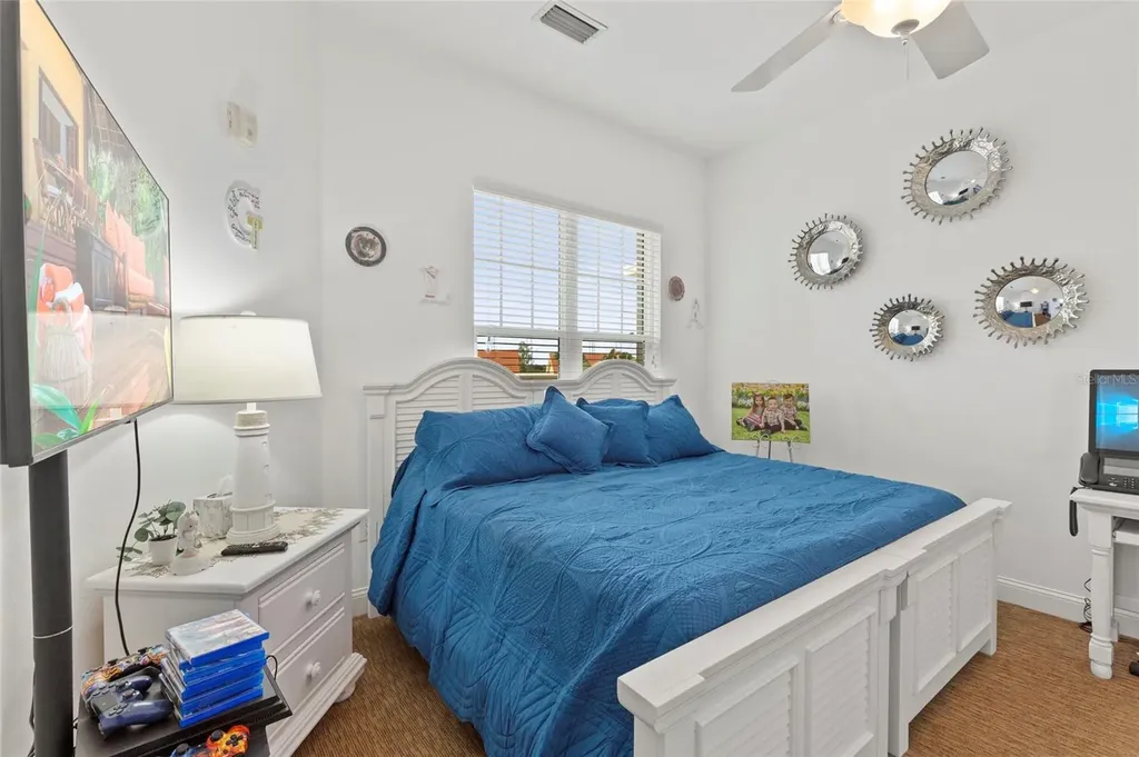 10 Franklin Court S St Petersburg FL 33711