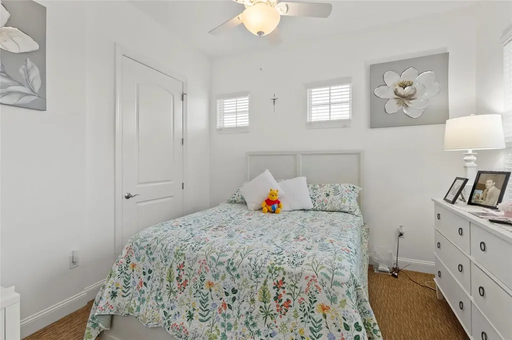10 Franklin Court S St Petersburg FL 33711