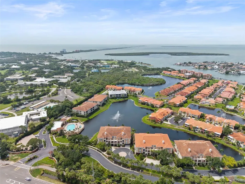 10 Franklin Court S St Petersburg FL 33711