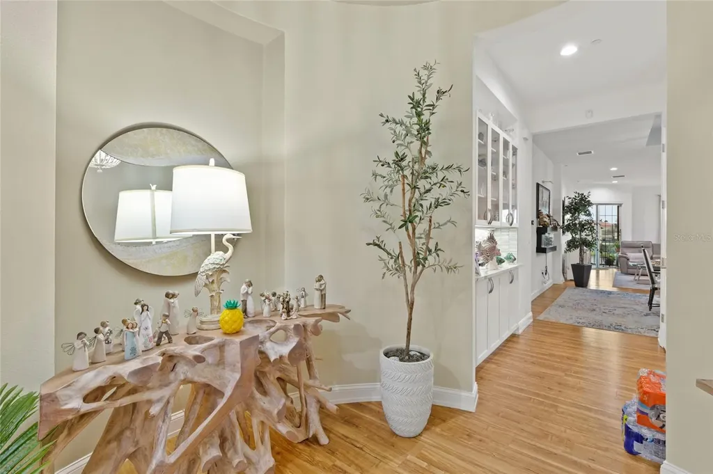 10 Franklin Court S St Petersburg FL 33711
