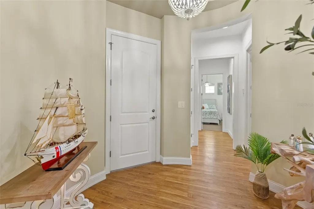 10 Franklin Court S St Petersburg FL 33711