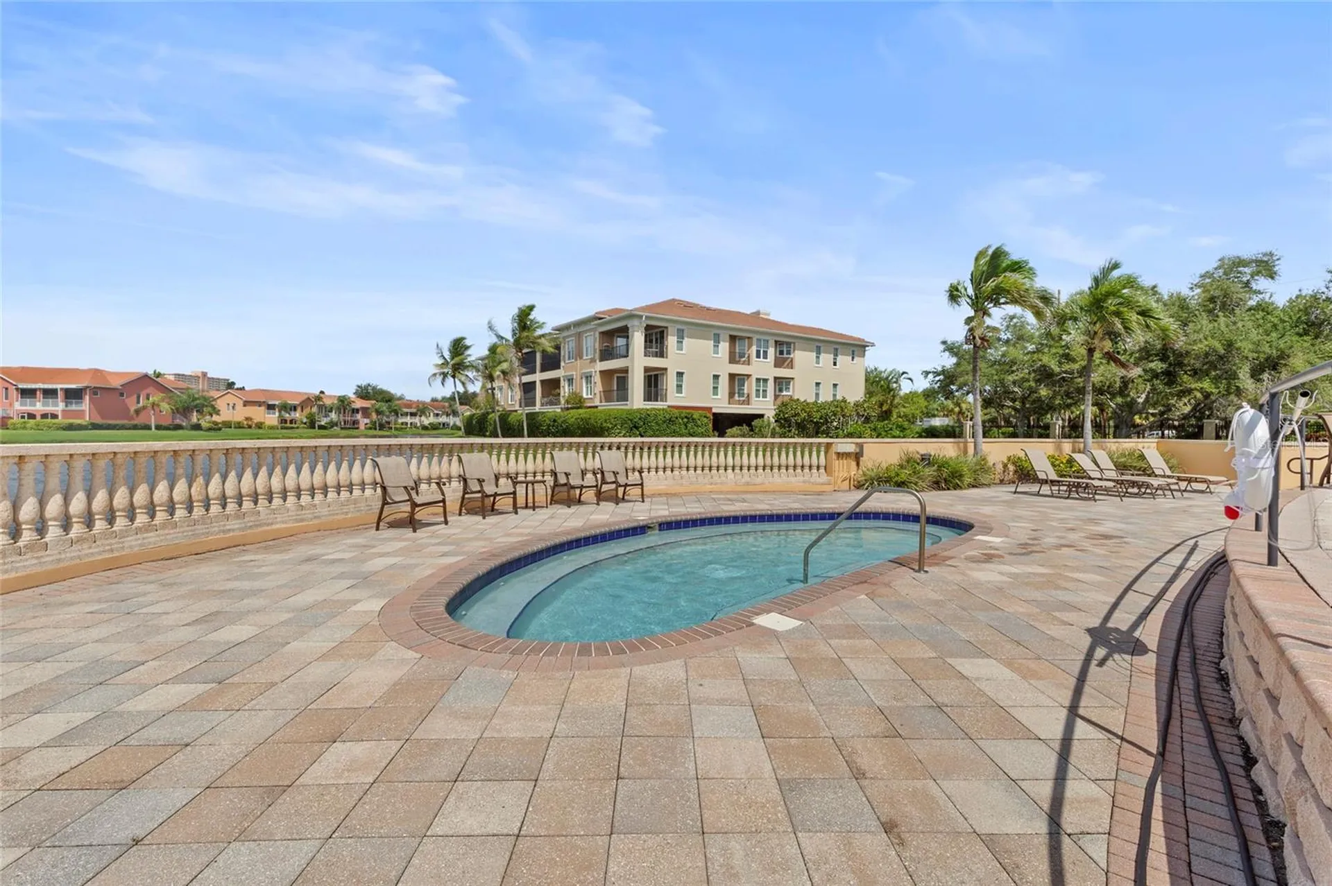 10 Franklin Court S St Petersburg FL 33711