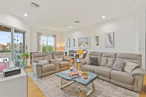 10 Franklin Court S St Petersburg FL 33711