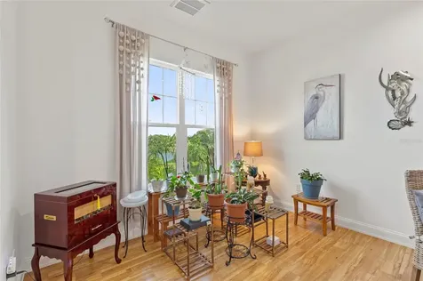 10 Franklin Court S St Petersburg FL 33711
