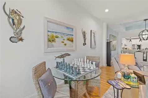 10 Franklin Court S St Petersburg FL 33711