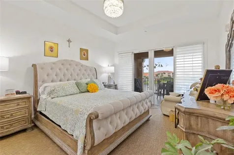 10 Franklin Court S St Petersburg FL 33711