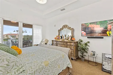 10 Franklin Court S St Petersburg FL 33711