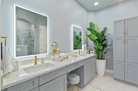 10 Franklin Court S St Petersburg FL 33711