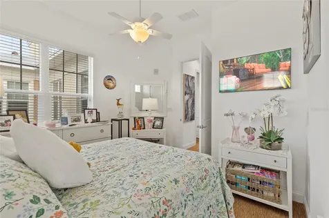 10 Franklin Court S St Petersburg FL 33711