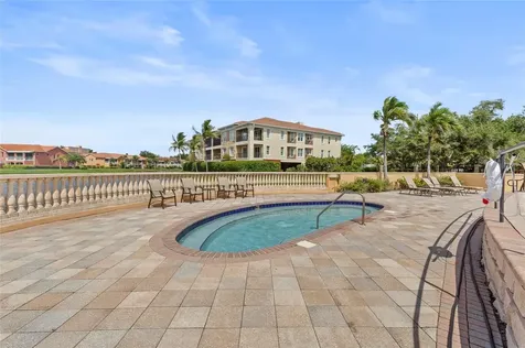 10 Franklin Court S St Petersburg FL 33711