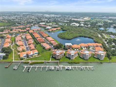 10 Franklin Court S St Petersburg FL 33711