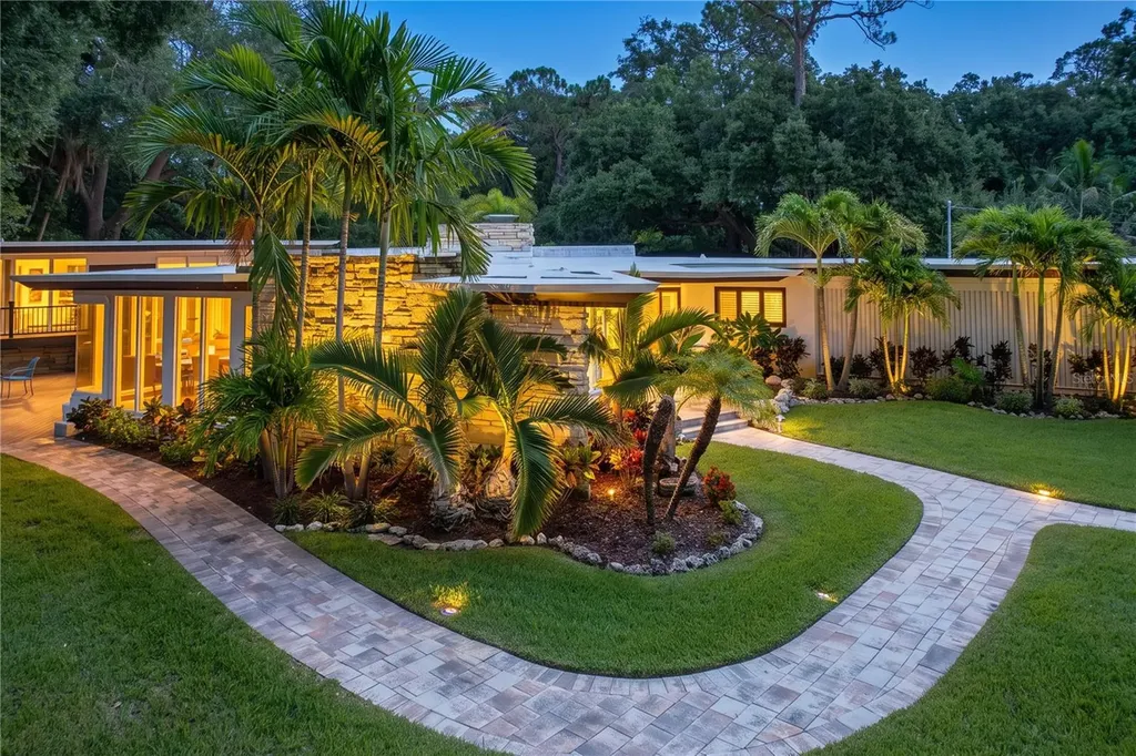 1653 Sunnybrook Lane Clearwater FL 33764