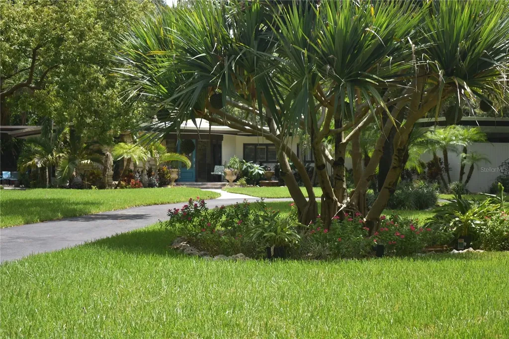 1653 Sunnybrook Lane Clearwater FL 33764