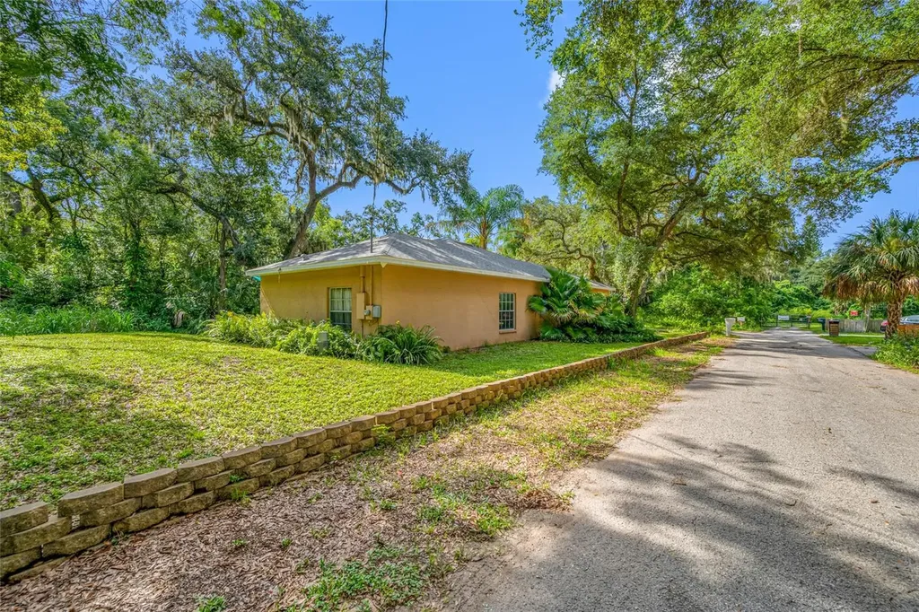 12707 Linda Drive Tampa FL 33612