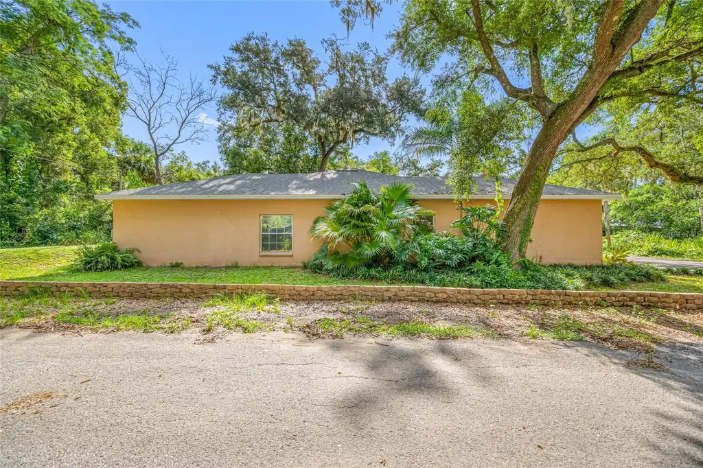 12707 Linda Drive Tampa FL 33612
