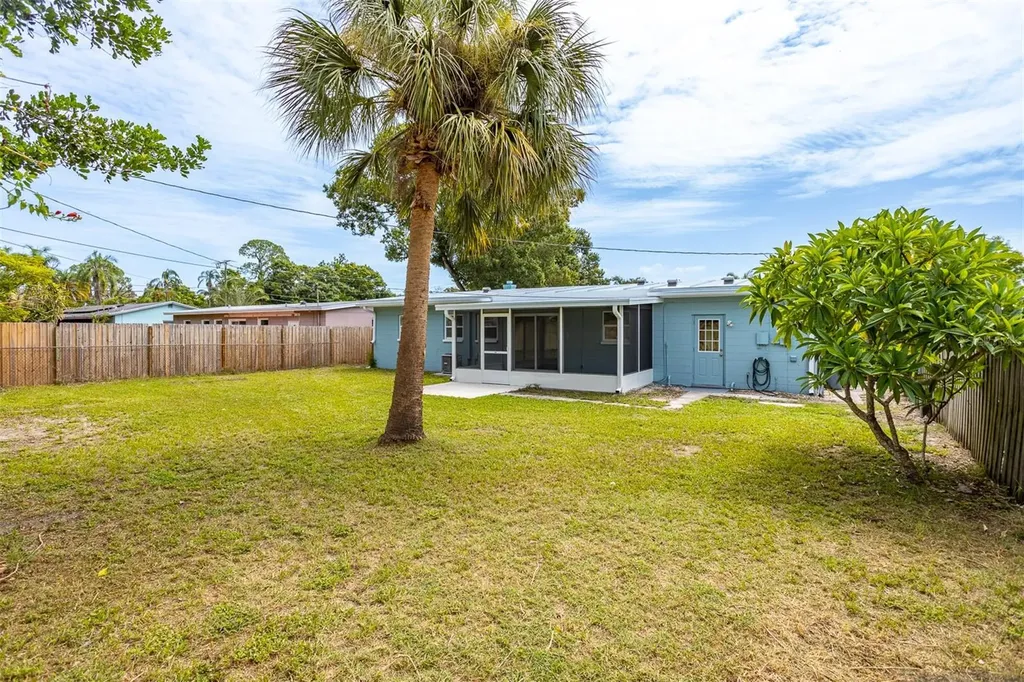 3332 70th Lane N St Petersburg FL 33710