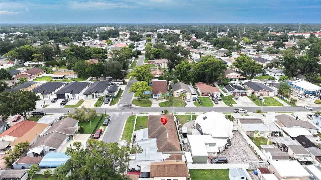 6922 N Hale Avenue Tampa FL 33614