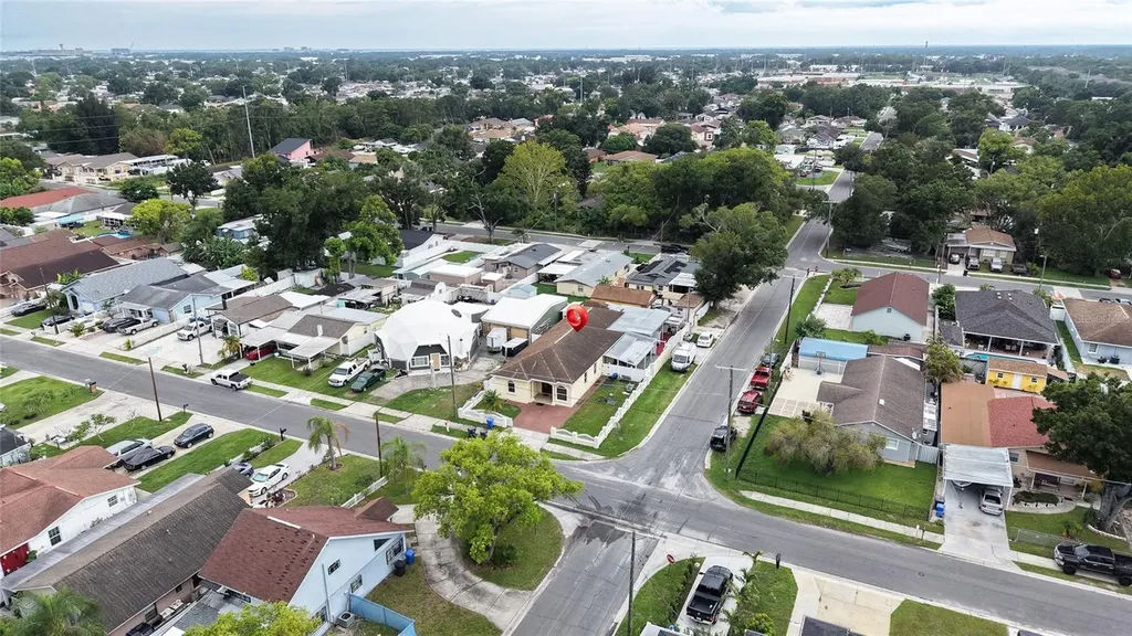 6922 N Hale Avenue Tampa FL 33614