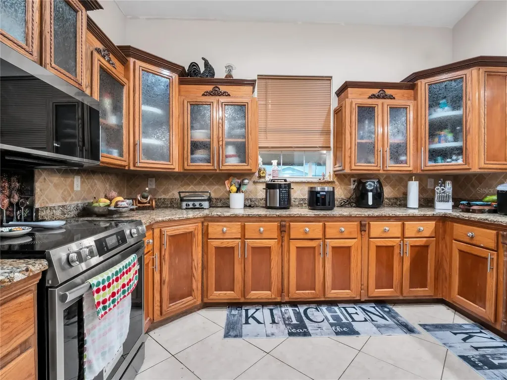 6922 N Hale Avenue Tampa FL 33614