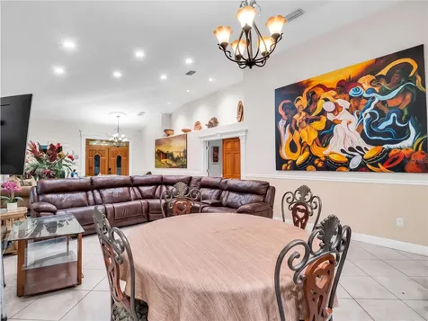 6922 N Hale Avenue Tampa FL 33614