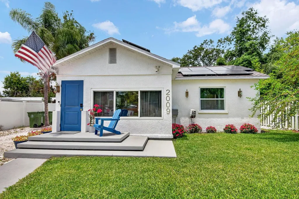2009 1st Avenue E Bradenton FL 34208