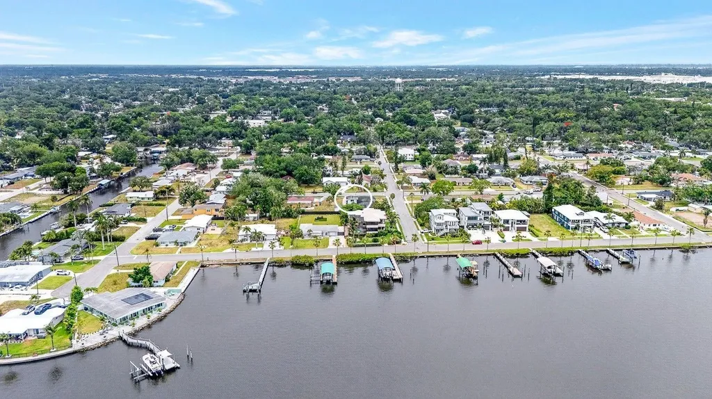 2009 1st Avenue E Bradenton FL 34208