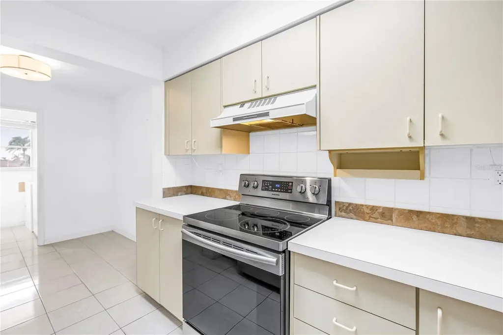 6001 Bahia Del Mar Circle St Petersburg FL 33715