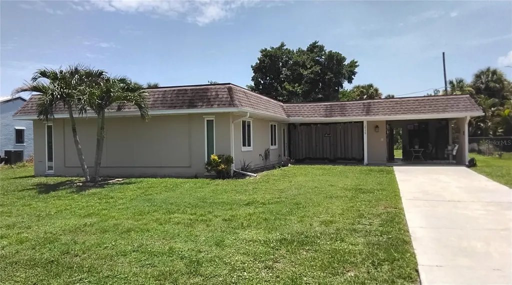 18579 Robinson Avenue Port Charlotte FL 33948