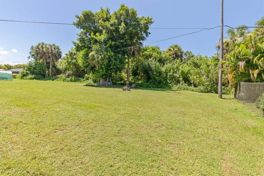 18579 Robinson Avenue Port Charlotte FL 33948