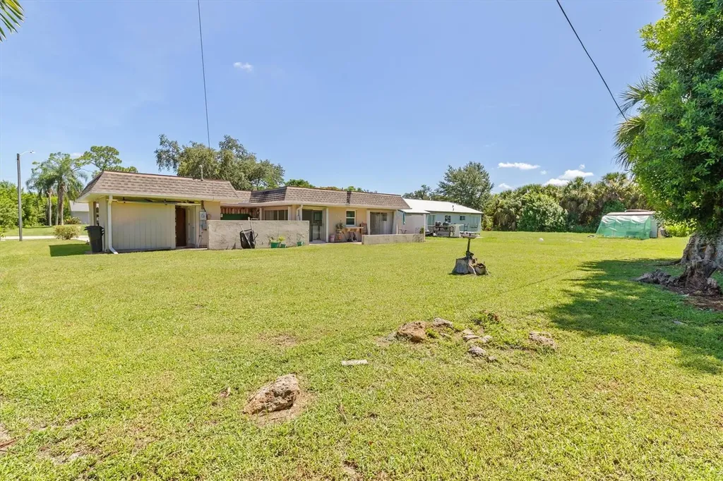 18579 Robinson Avenue Port Charlotte FL 33948