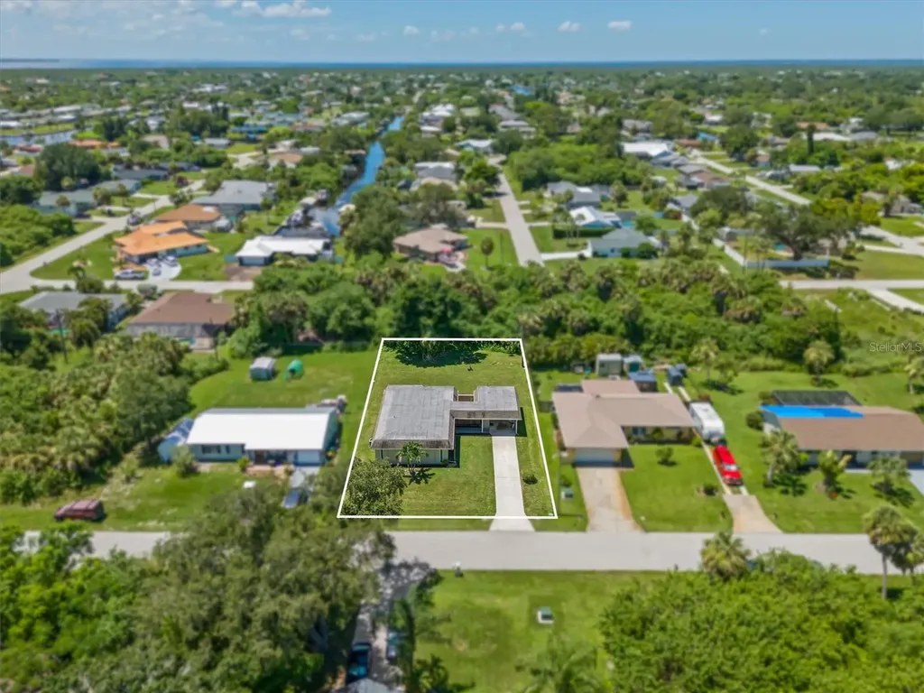 18579 Robinson Avenue Port Charlotte FL 33948