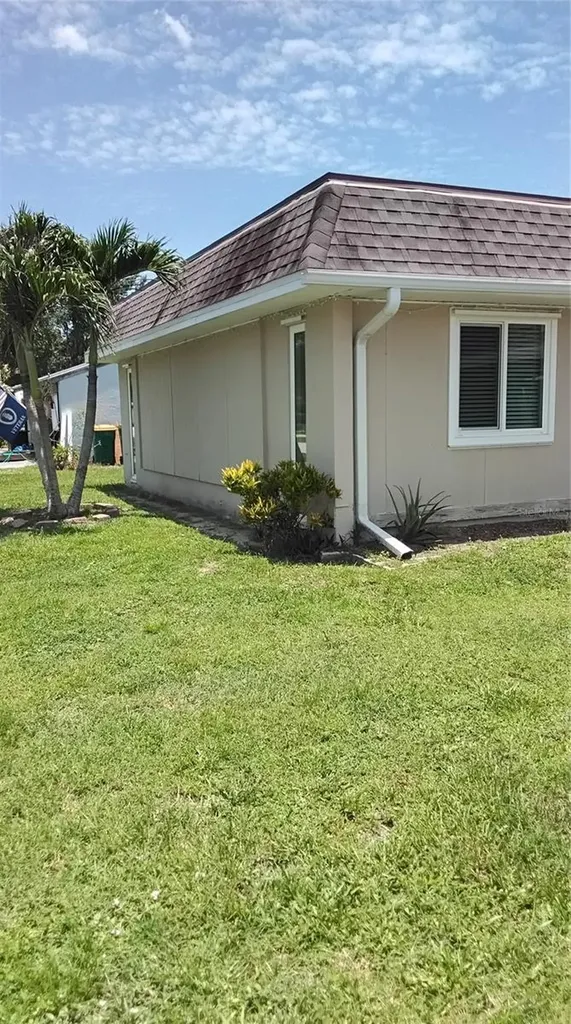18579 Robinson Avenue Port Charlotte FL 33948