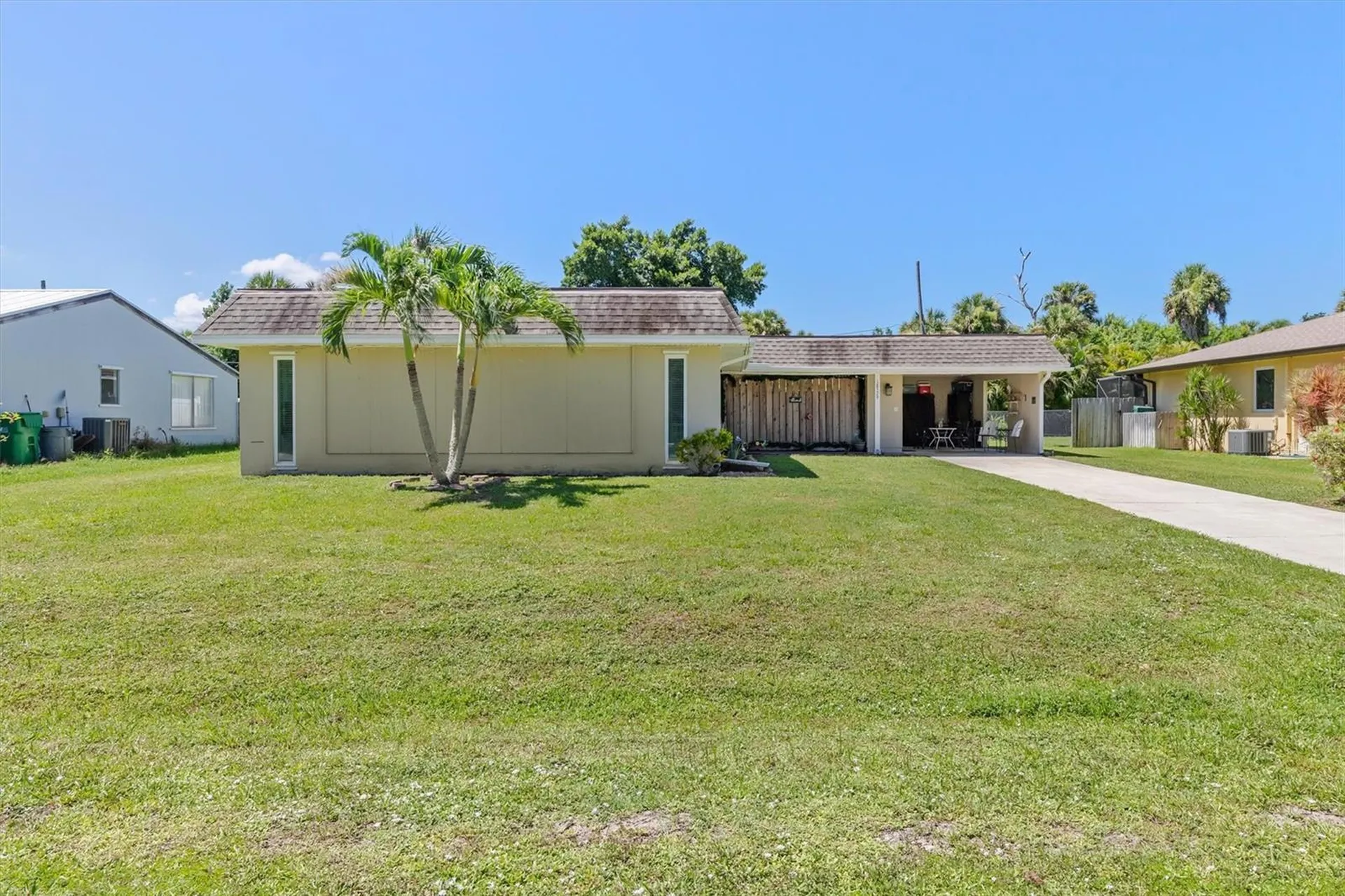 18579 Robinson Avenue Port Charlotte FL 33948