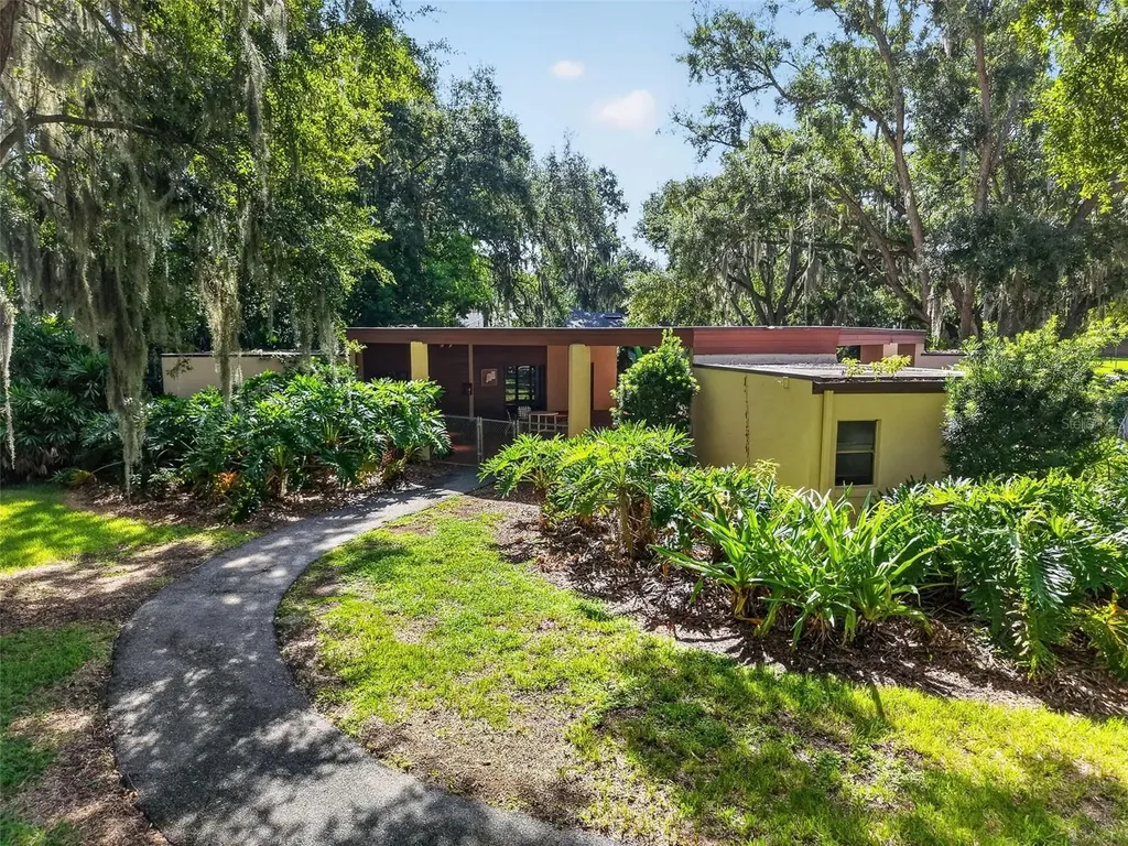 4300 Baywood Boulevard Mount Dora FL 32757